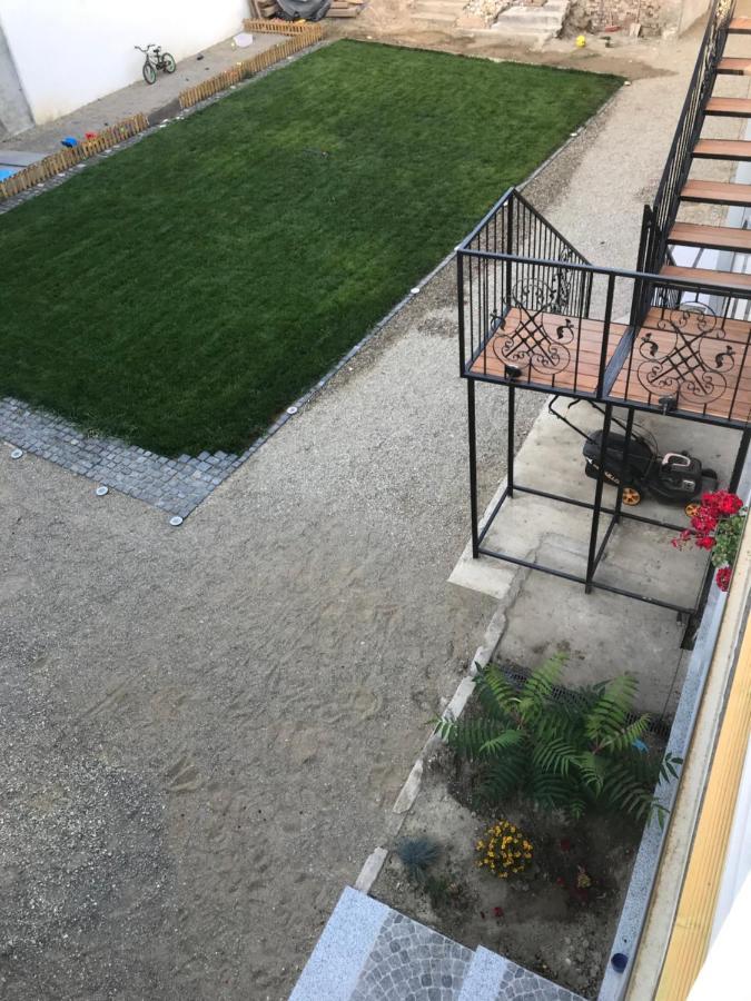 Garsoniera Delia Brasov Apartment Luaran gambar