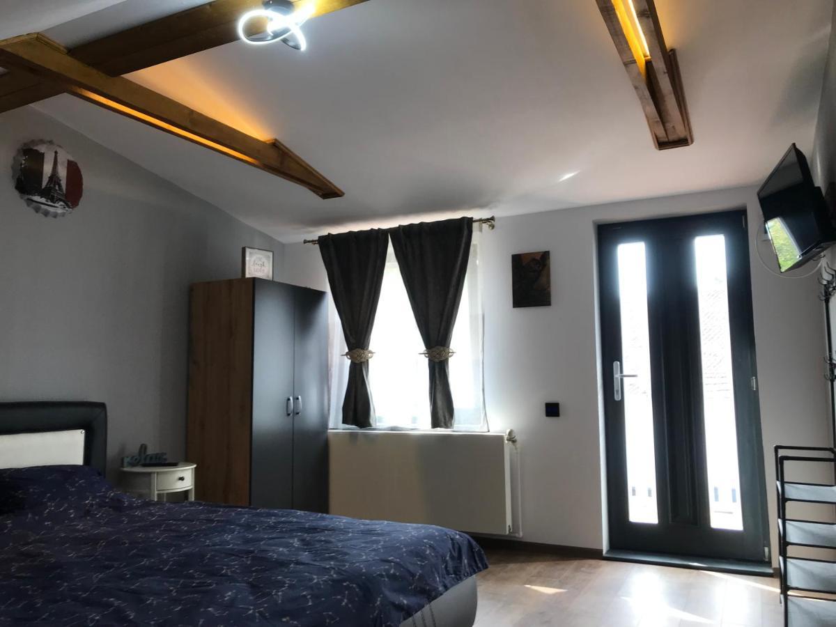 Garsoniera Delia Brasov Apartment Luaran gambar