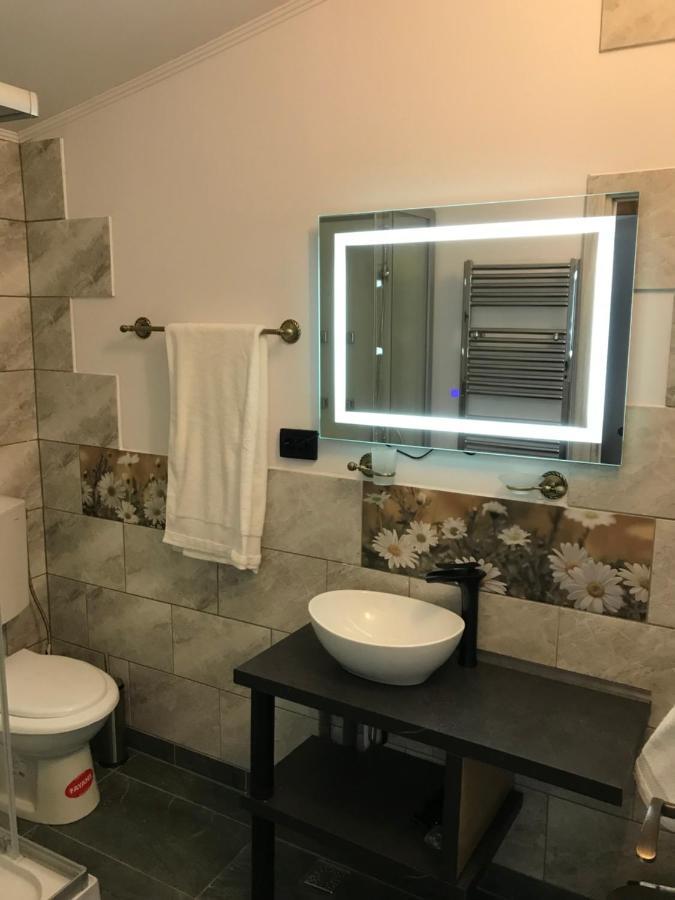 Garsoniera Delia Brasov Apartment Luaran gambar